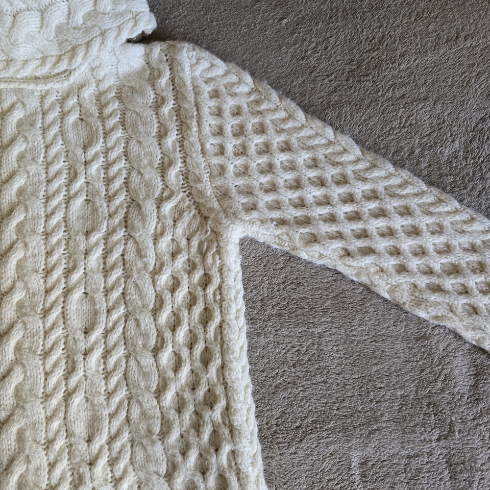 Aran Crafts Ireland Merino Wool Cable Knit Turtleneck Sweater Size Small - Picture 9 of 14